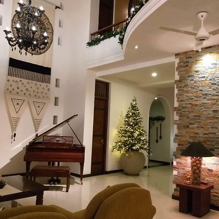 Cosy Nest Home Stay ネゴンボ エクステリア 写真